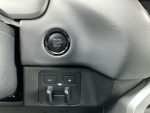 Used 2025 Toyota Tundra Platinum AWD/4WD image 19