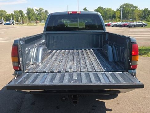Used 2006 GMC Sierra 1500 SLE w/ Sierra Special Edition RWD image 9