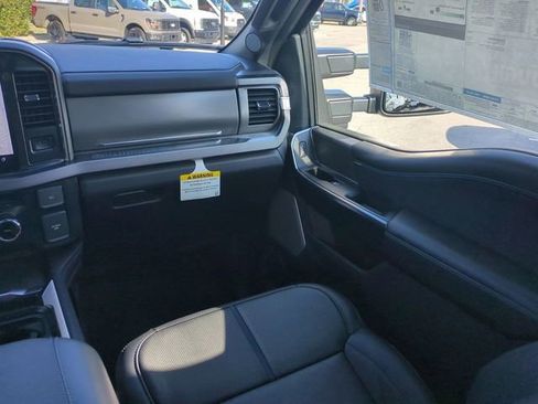 Used 2025 Ford F250 Platinum w/ FX4 Off-Road Package AWD/4WD image 13
