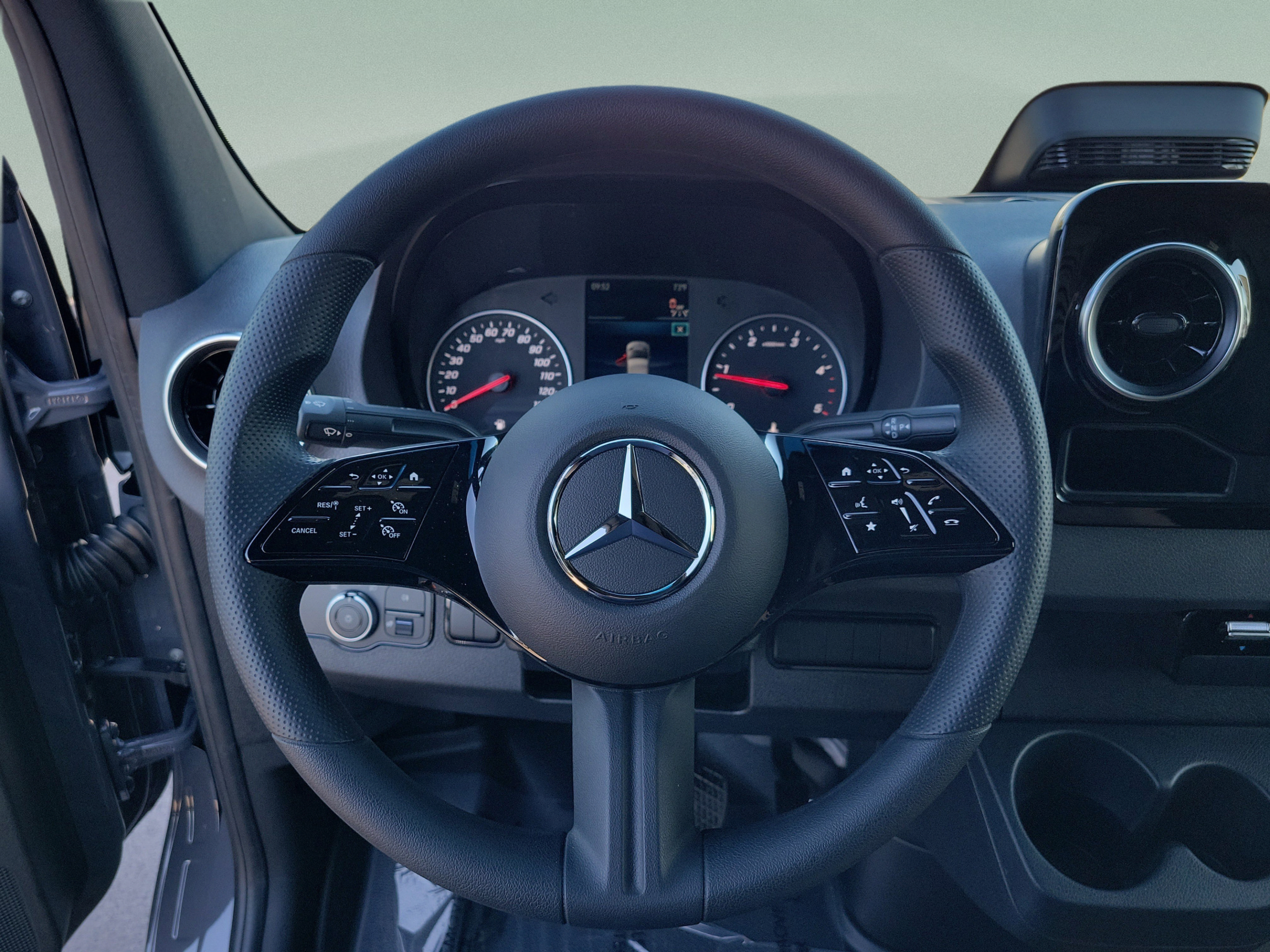 Used 2026 Mercedes-Benz Sprinter 2500 image 6