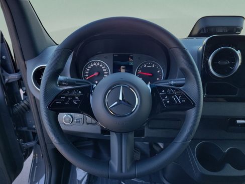 Used 2026 Mercedes-Benz Sprinter 2500 image 6