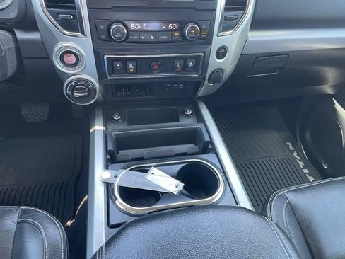 Used 2019 Nissan Titan PRO-4X w/ Pro-4x Convenience Package AWD/4WD image 26