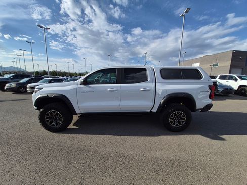 Used 2024 Chevrolet Colorado ZR2 w/ Technology Package AWD/4WD image 7