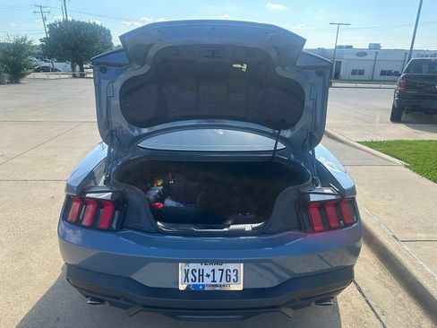 Used 2025 Ford Mustang Coupe RWD image 9
