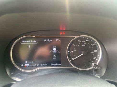 Used 2018 Nissan Kicks SV FWD image 28