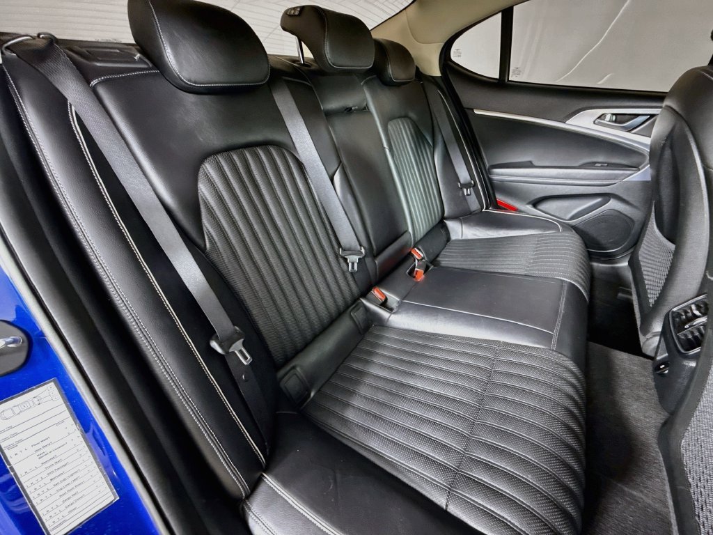 Used 2022 Genesis G70 3.3T RWD image 26