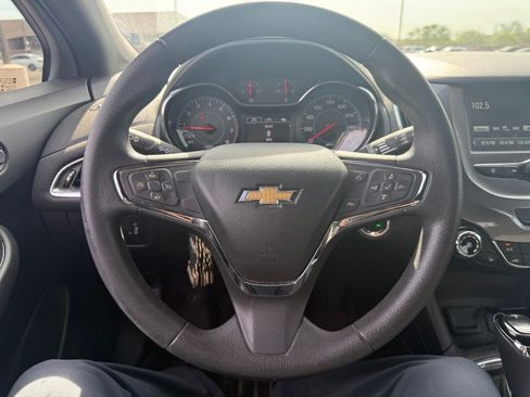 Used 2017 Chevrolet Cruze LT w/ Convenience Package FWD image 18