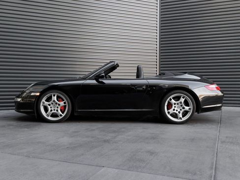 Used 2006 Porsche 911 Carrera 4S AWD/4WD image 2
