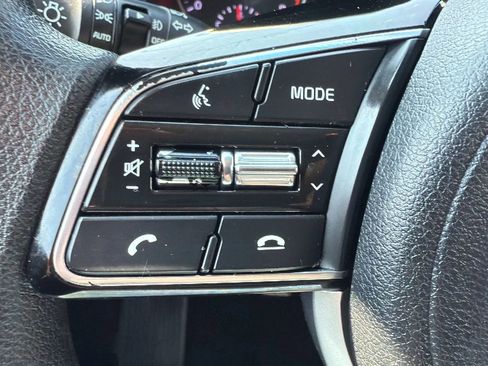 Used 2020 Kia Sportage LX image 12