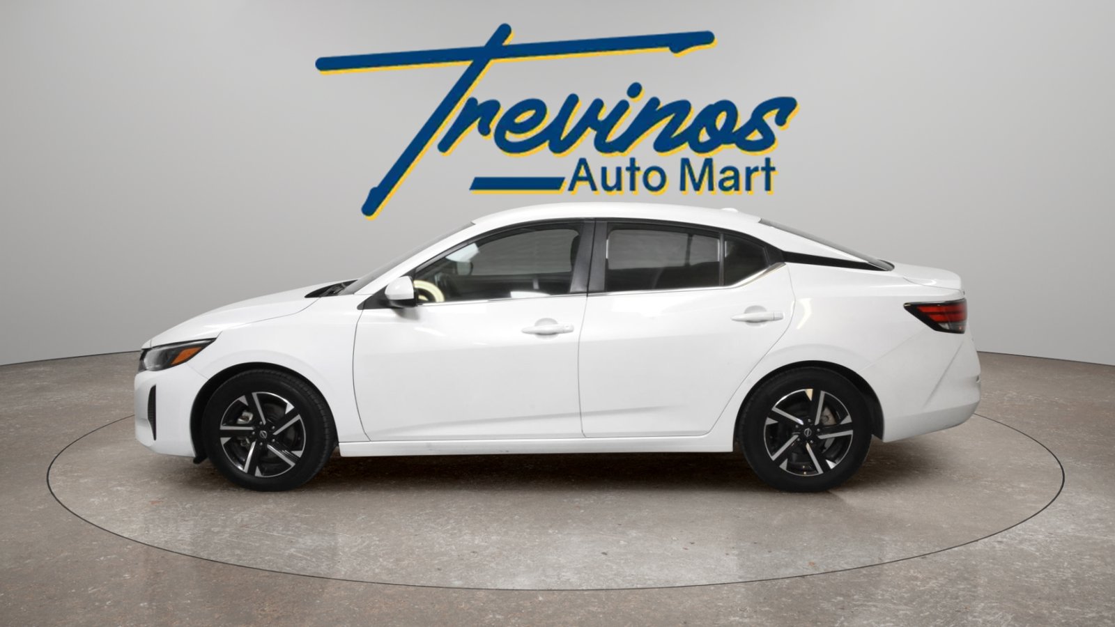 Used 2024 Nissan Sentra SV FWD image 10
