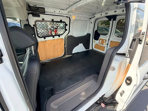 Used 2022 Ford Transit Connect XL FWD image 19