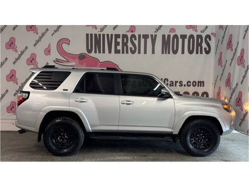 Used 2023 Toyota 4Runner SR5 Premium w/ Moonroof Package RWD image 9