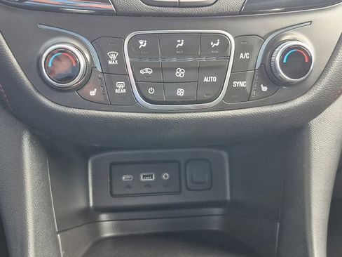 Used 2023 Chevrolet Equinox RS AWD/4WD image 7