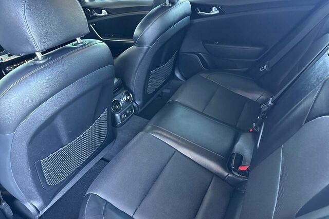 Used 2020 Kia Stinger GT-Line RWD image 12
