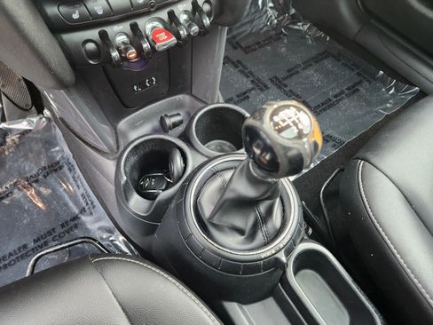 Used 2016 MINI Cooper 4-Door Hardtop w/ Cold Weather Package image 26