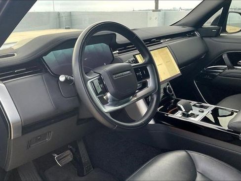 Certified 2023 Land Rover Range Rover SE image 7