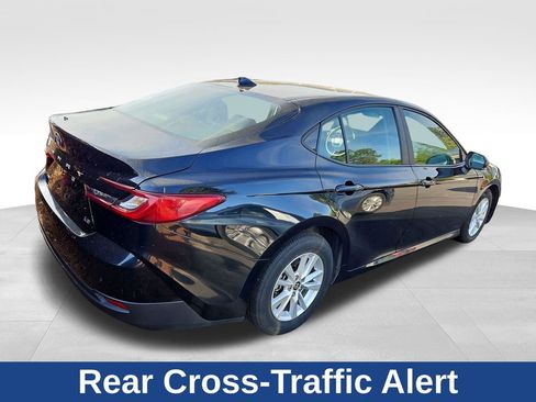 Used 2025 Toyota Camry LE image 4