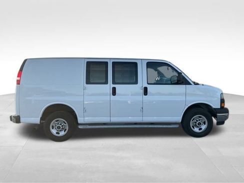 Used 2023 GMC Savana 2500 Work Van w/ Driver Convenience Package image 8