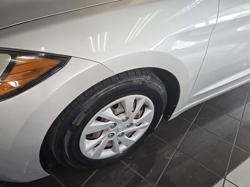 Used 2017 Hyundai Elantra SE FWD image 26