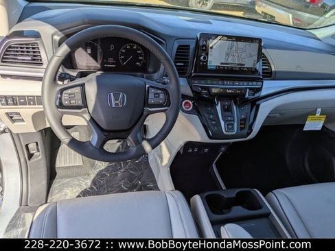 New 2026 Honda Odyssey Touring image 17