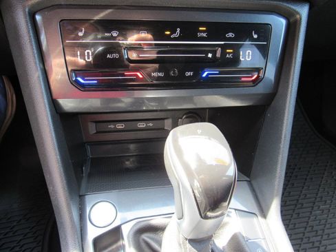 Used 2022 Volkswagen Tiguan SE R-Line AWD/4WD image 27