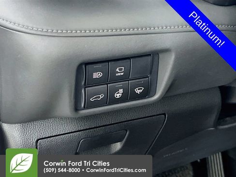 Used 2021 Toyota Highlander Platinum AWD/4WD image 19