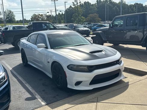 Used 2020 Dodge Charger Scat Pack w/ Dynamics Package RWD image 2