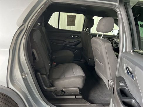 Used 2023 Chevrolet Traverse LT AWD/4WD image 17