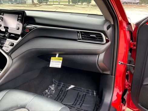 Used 2021 Toyota Camry SE image 14