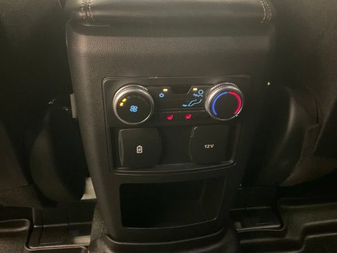Used 2020 Ford Explorer XLT w/ Equipment Group 202A AWD/4WD image 35