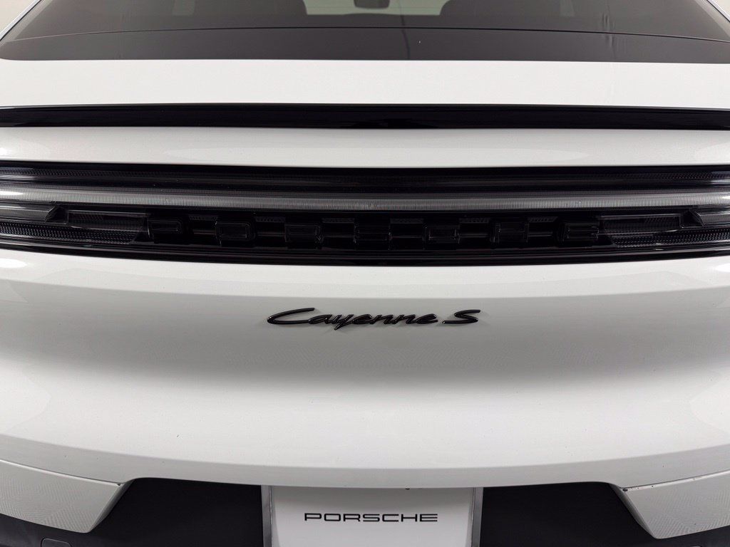 Certified 2024 Porsche Cayenne S AWD/4WD image 15