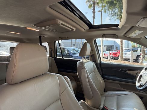 Used 2017 Honda Pilot Touring image 45