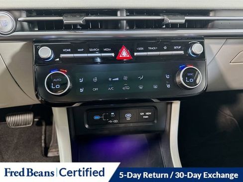Certified 2025 Hyundai Tucson Limited AWD/4WD image 25