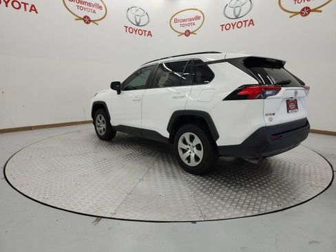Used 2021 Toyota RAV4 LE FWD image 6
