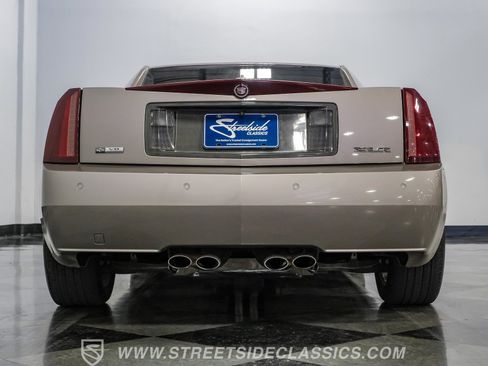 Used 2005 Cadillac XLR RWD image 32