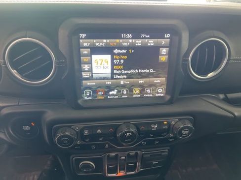 Used 2018 Jeep Wrangler Unlimited Sahara AWD/4WD image 21