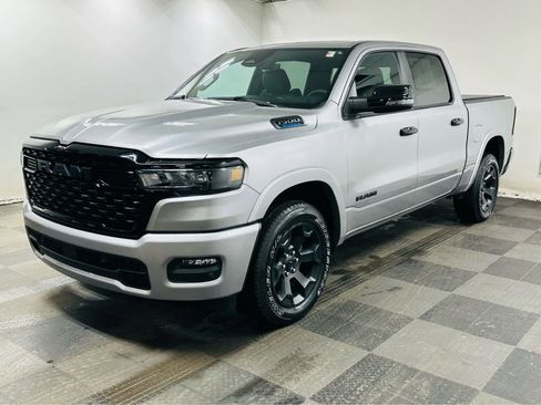 Used 2025 RAM 1500 Big Horn AWD/4WD image 3