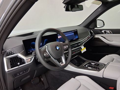 New 2026 BMW X5 sDrive40i w/ Premium Package RWD image 2