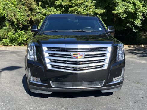 Used 2016 Cadillac Escalade Platinum AWD/4WD image 3