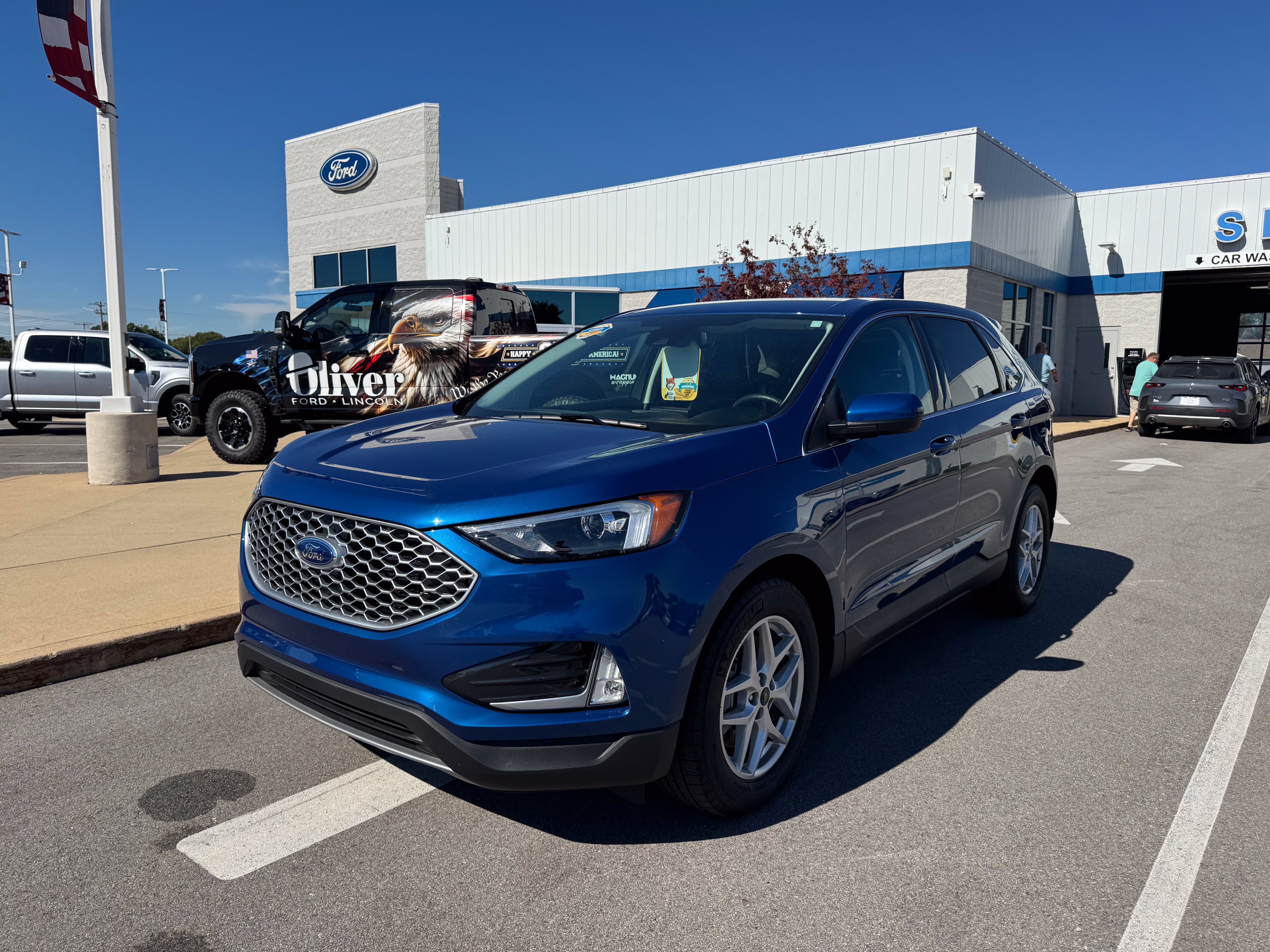 Used 2024 Ford Edge SEL w/ Convenience Package AWD/4WD image 3