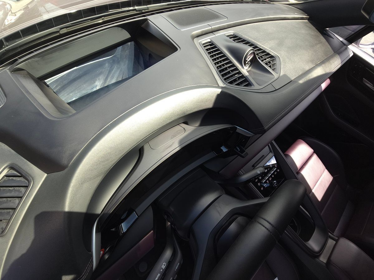 Used 2025 Porsche Macan 4 Electric AWD/4WD image 11