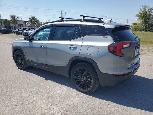 Used 2023 GMC Terrain SLT w/ Infotainment Package II image 6