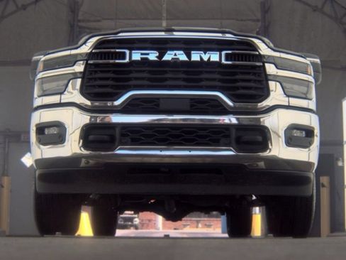 Used 2026 RAM 2500 Big Horn AWD/4WD image 4