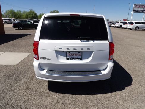 Used 2019 Dodge Grand Caravan SE FWD image 7