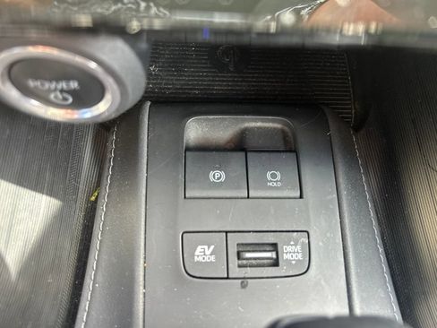 Used 2023 Toyota Venza Nightshade AWD/4WD image 29