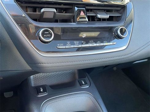 Used 2020 Toyota Corolla XSE image 29