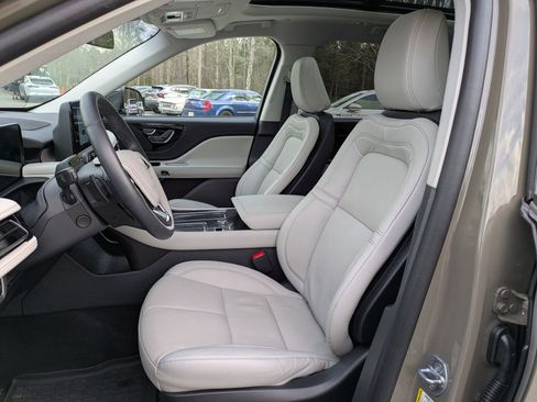 Certified 2025 Lincoln Aviator Reserve image 21