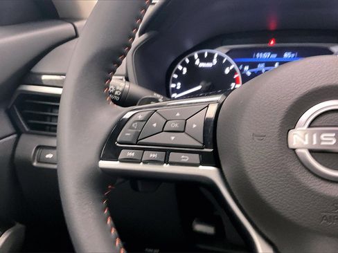 Certified 2024 Nissan Altima 2.5 SR w/ SR Premium Package image 19