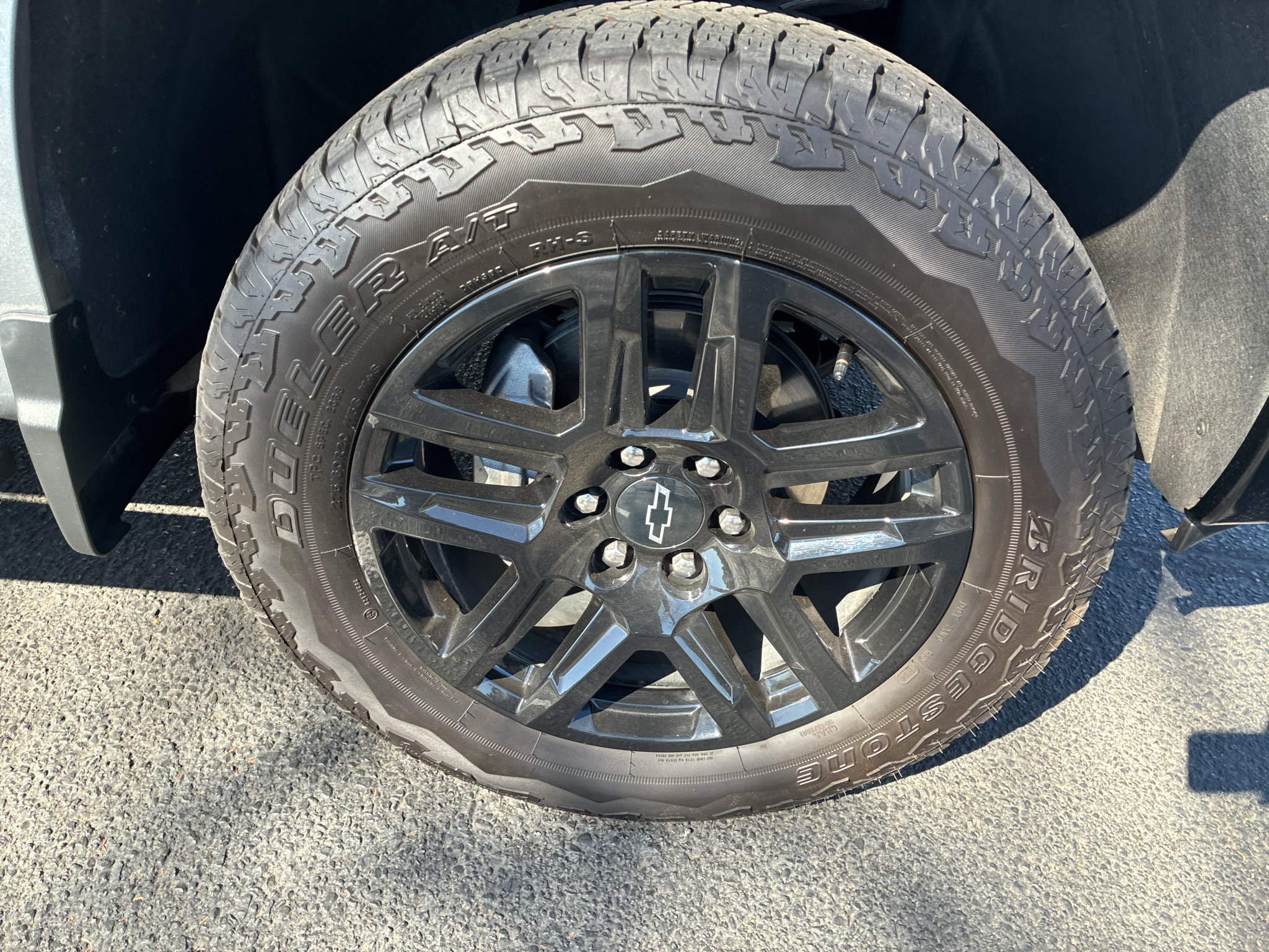 Used 2025 Chevrolet Silverado 1500 LT Trail Boss w/ Convenience Package II AWD/4WD image 17