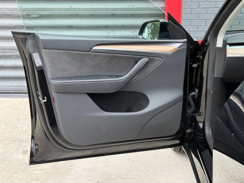 Used 2023 Tesla Model Y AWD image 15